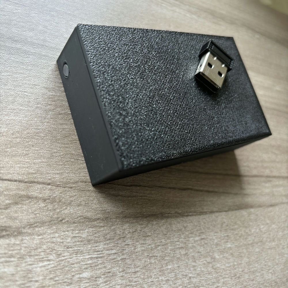 Plug and play to convert a wired keyboard into a wireless keyboard